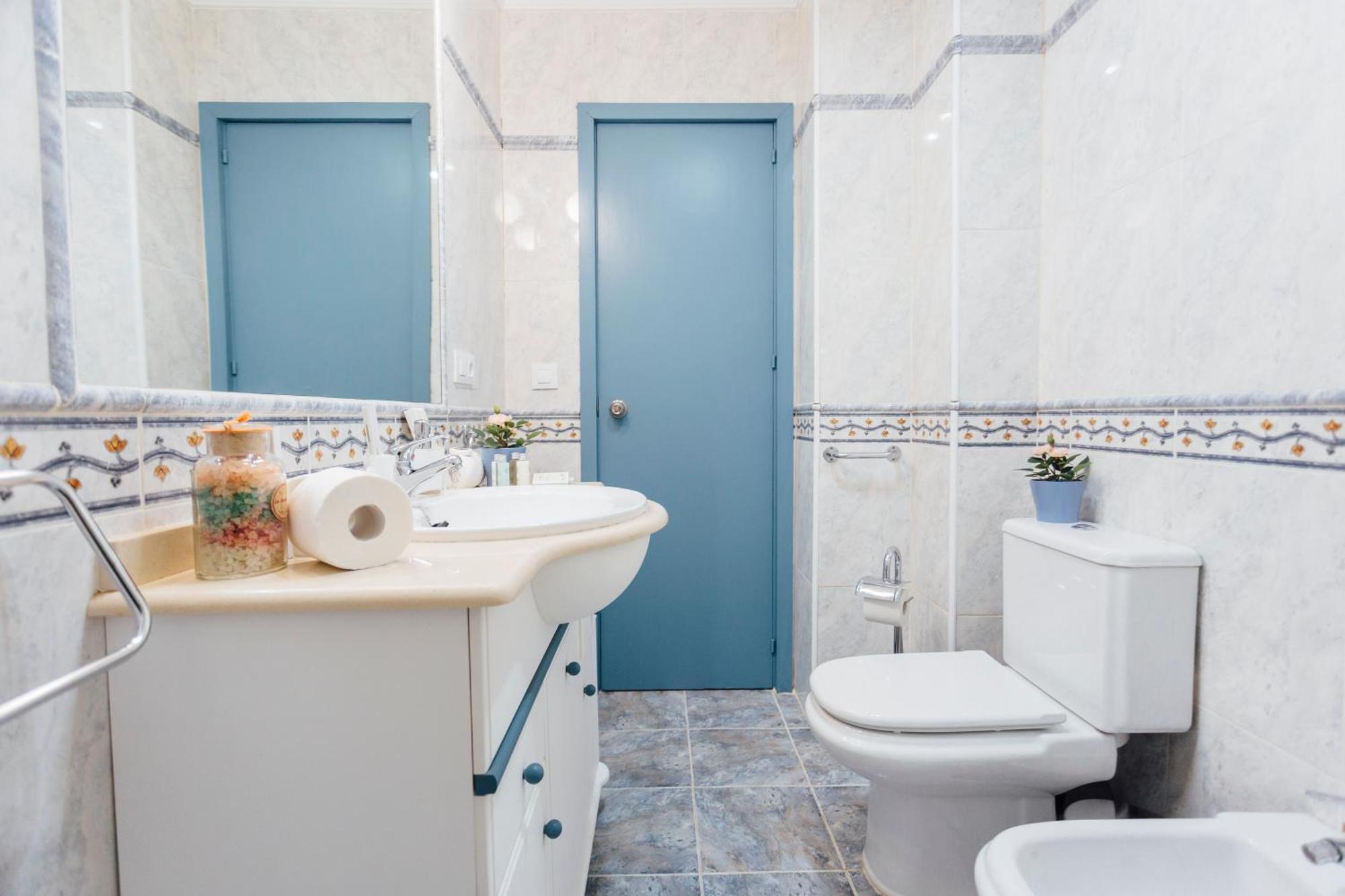 Апартаменти Stunning And Colorful- 4Bd 2Bth- Santa Cruz Севілья Екстер'єр фото