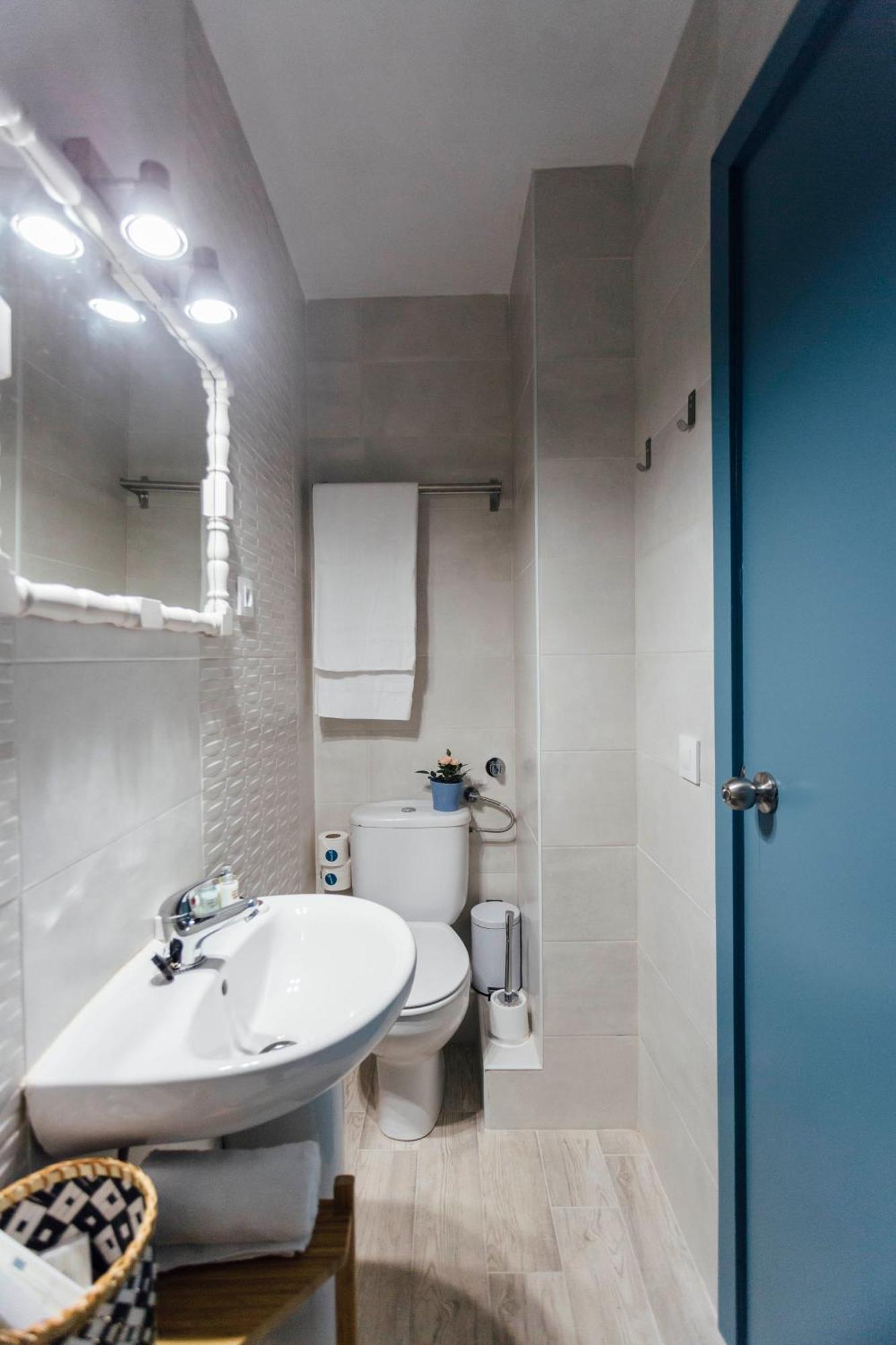 Апартаменти Stunning And Colorful- 4Bd 2Bth- Santa Cruz Севілья Екстер'єр фото